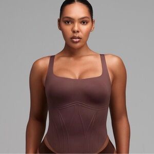 SKIMS Bonded Long Corset in Brown, size M